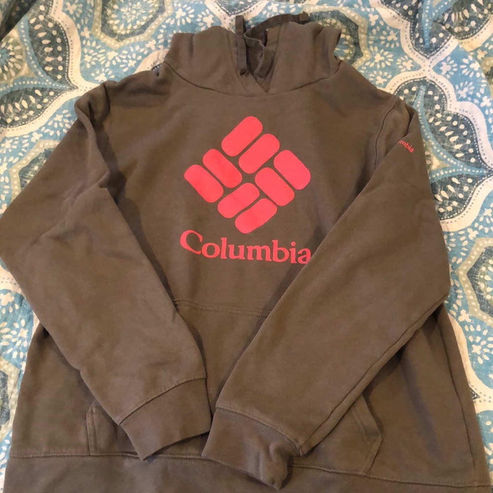 Columbia sweatshirt women’s large (fits like a medium) olive green